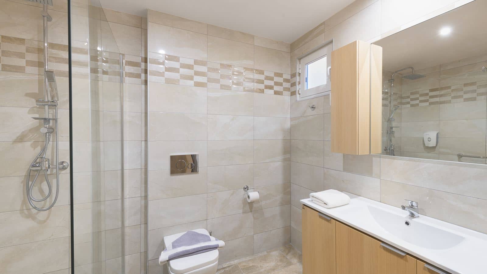 rooms-superior-family-room