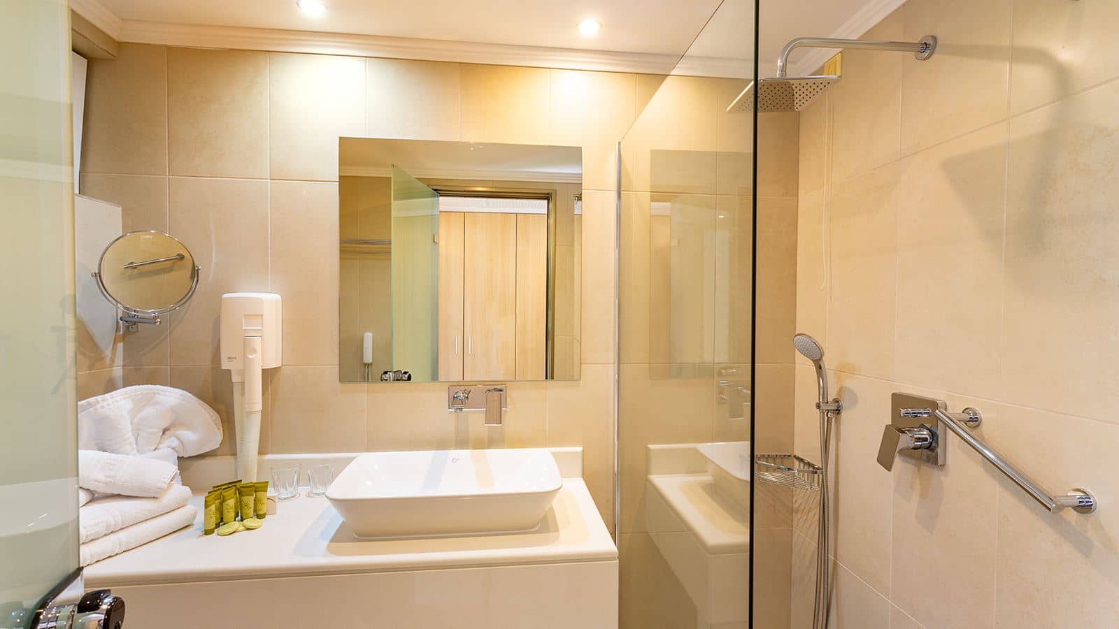 rooms-superior-bungalow-garden-view-balcony-or-terrace-3-pax