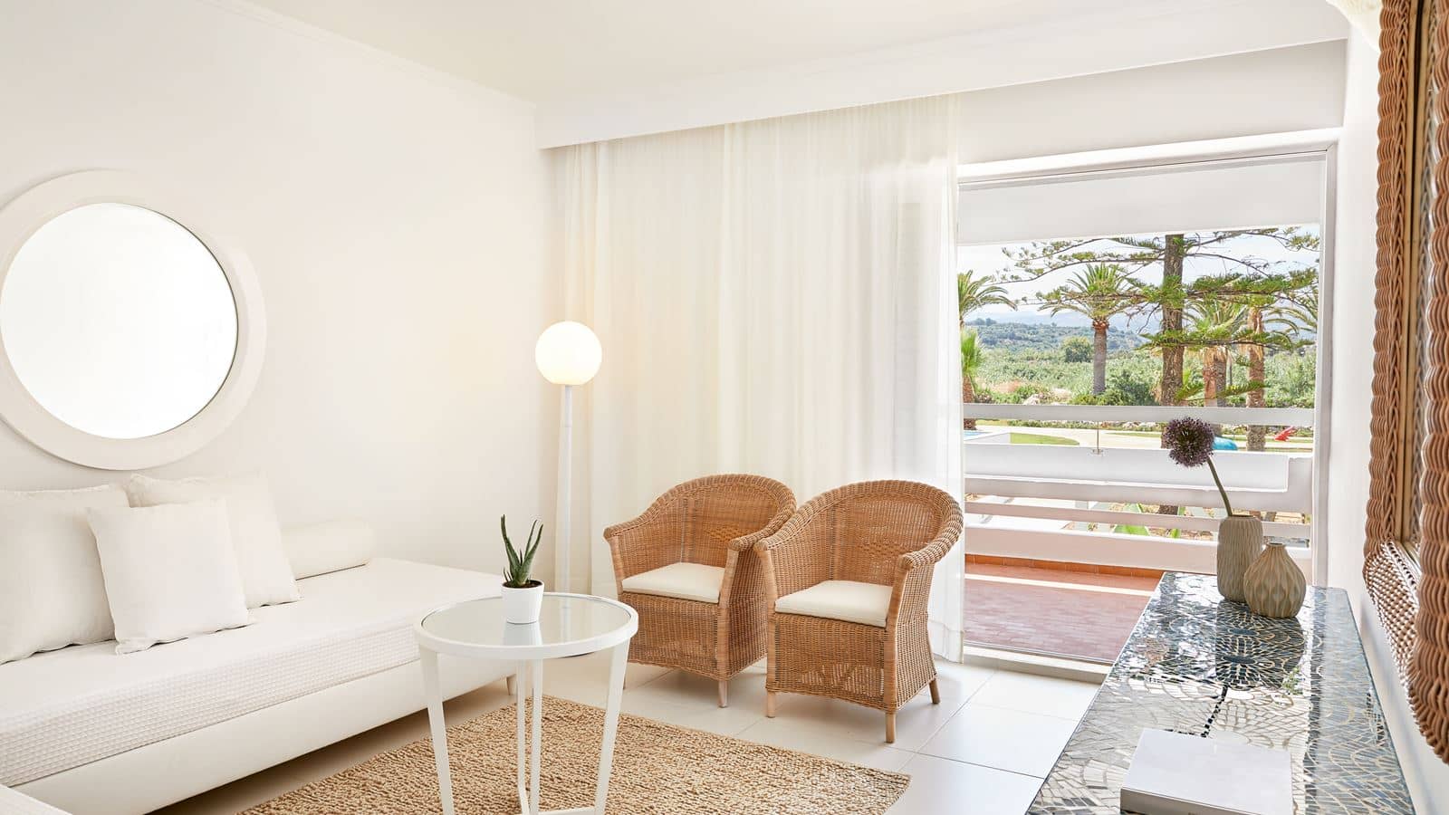 rooms-family-apartment