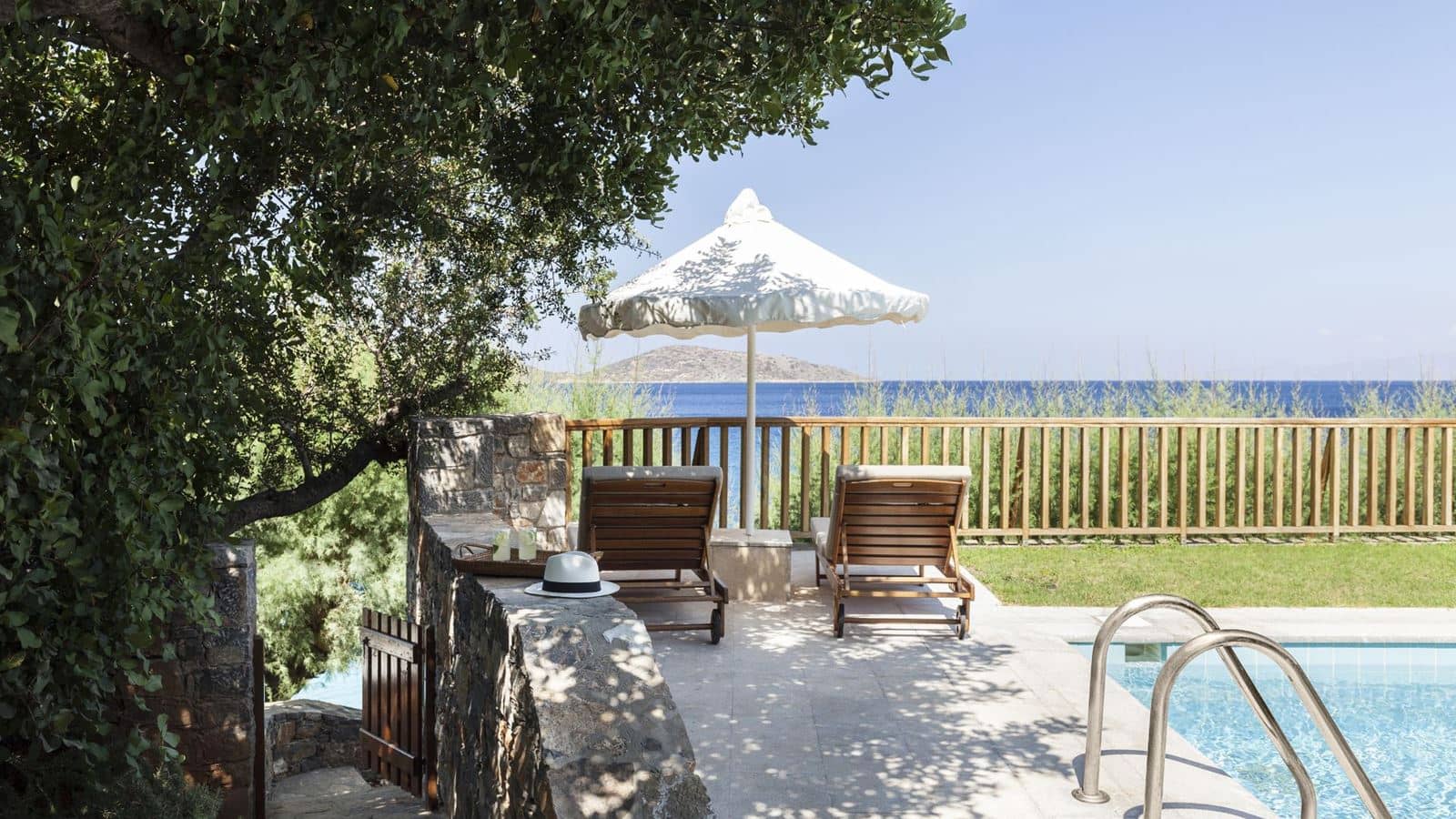 rooms-1-bedroom-royalty-villa-seaview-privatepool