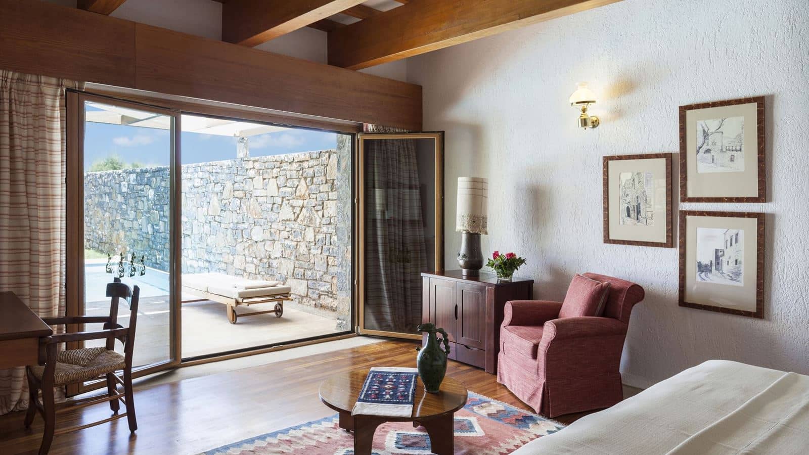 rooms-1-bedroom-royalty-villa-seaview-privatepool