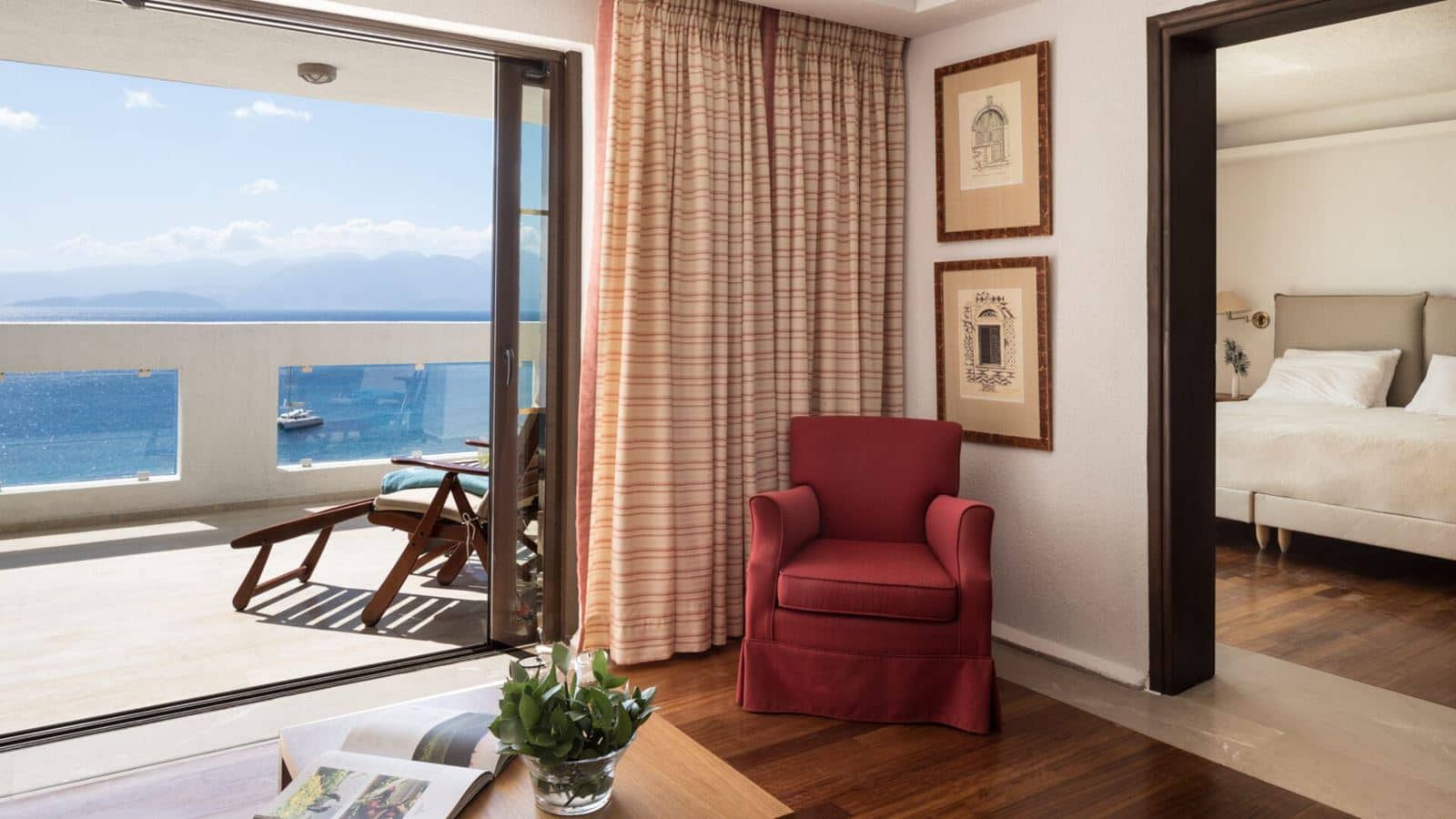 rooms-2-bedrooms-superior-suite-seaview