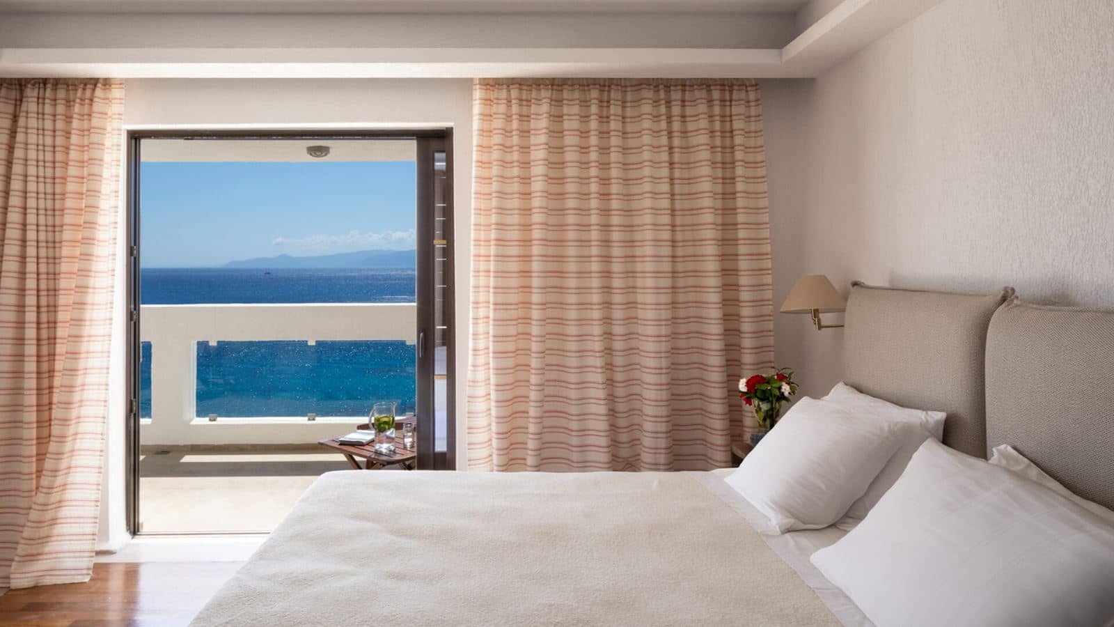 rooms-2-bedrooms-superior-suite-seaview