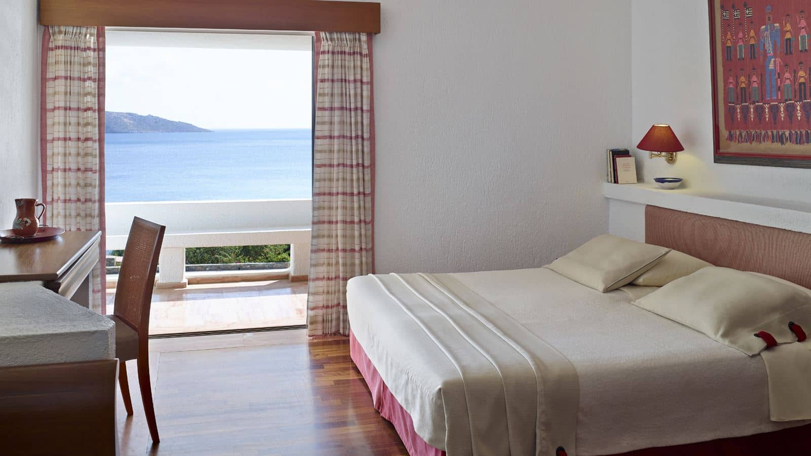 rooms-suite-1-bedroom-seaview