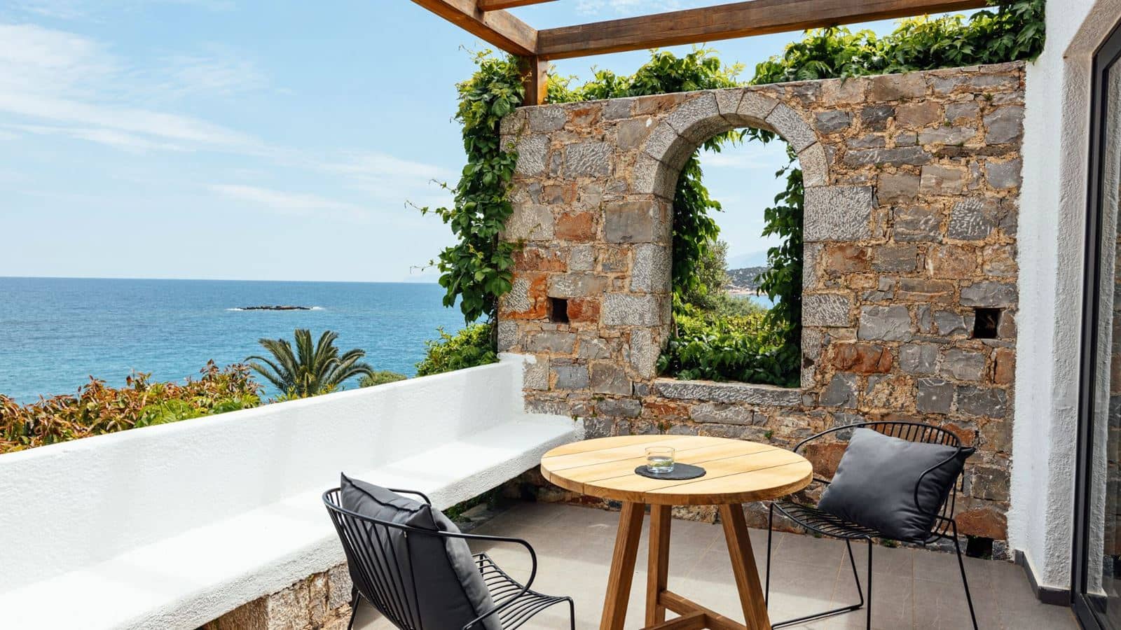 rooms-zen-beachfront-bungalow