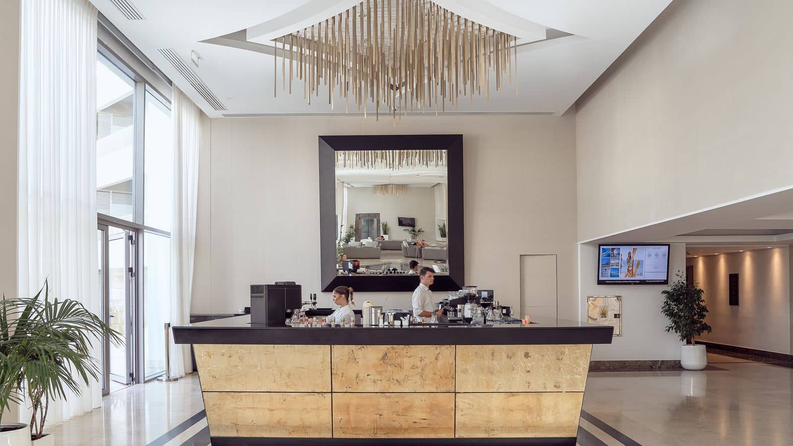 bars-royal-main-bar
