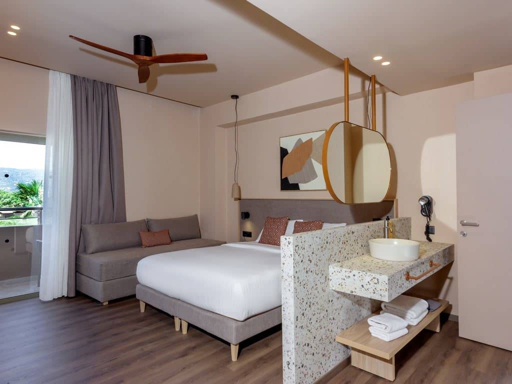 rooms-suite-junior-sideseaview-balcony-or-terrace