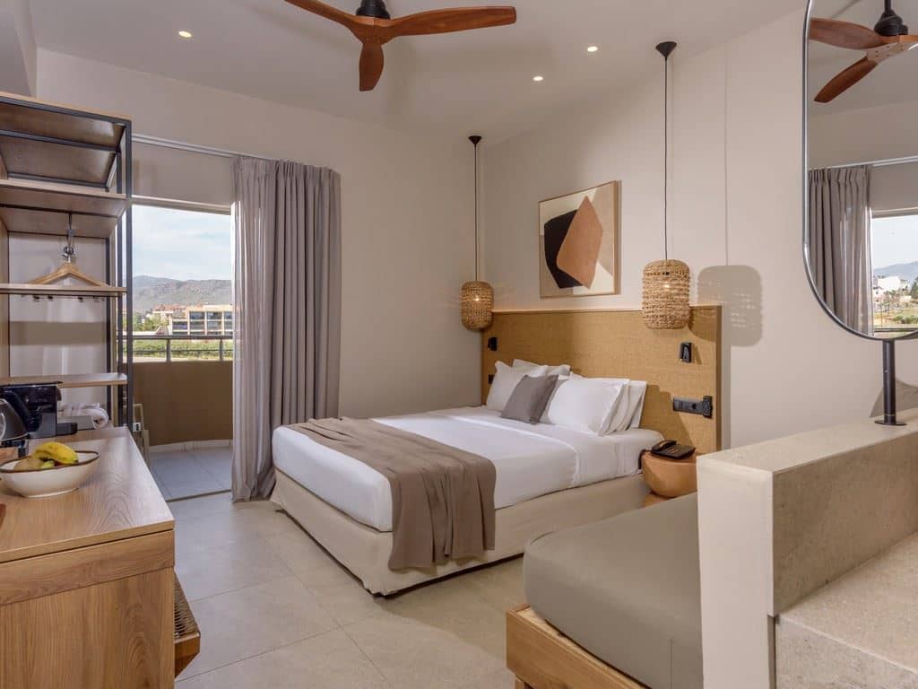 rooms-premium-room-side-sea-view