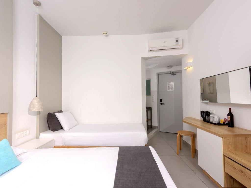 rooms-room-superior-sideseaview-balcony-or-terrace