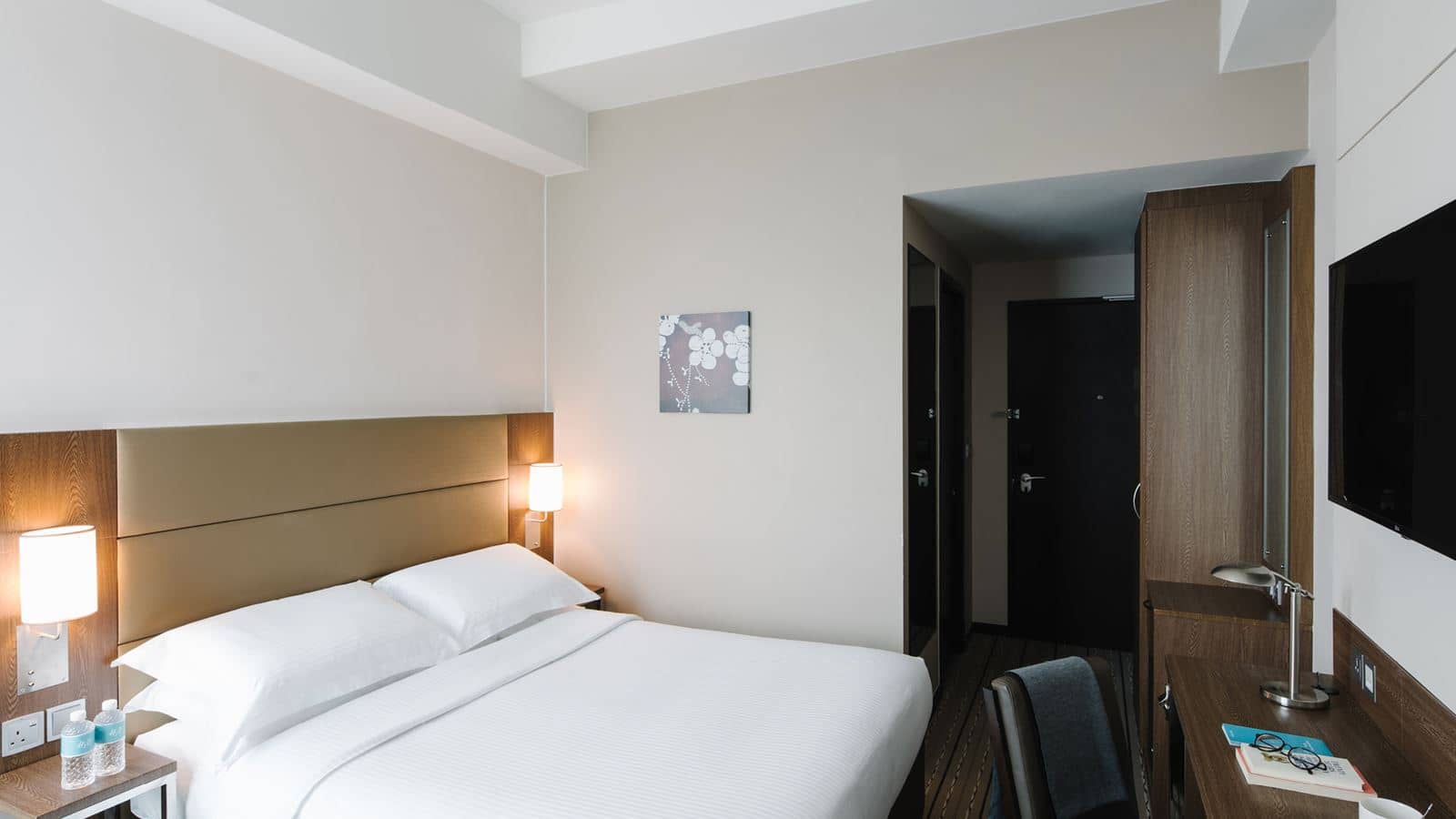 rooms-superior-room