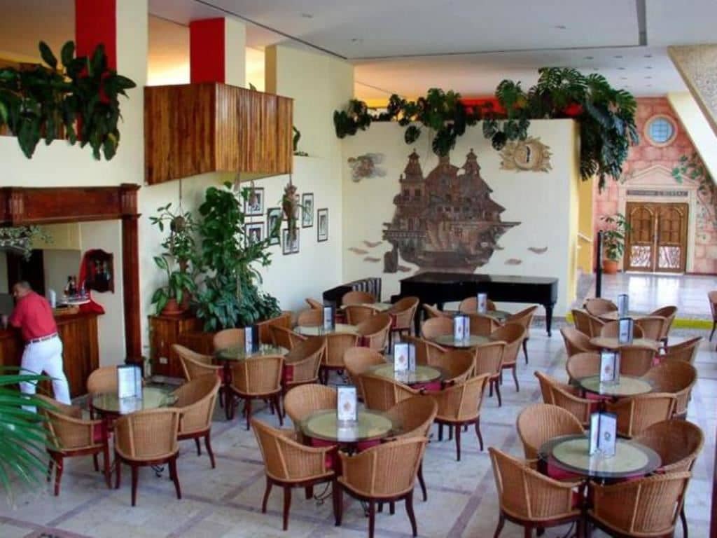 restaurants-main-restaurant
