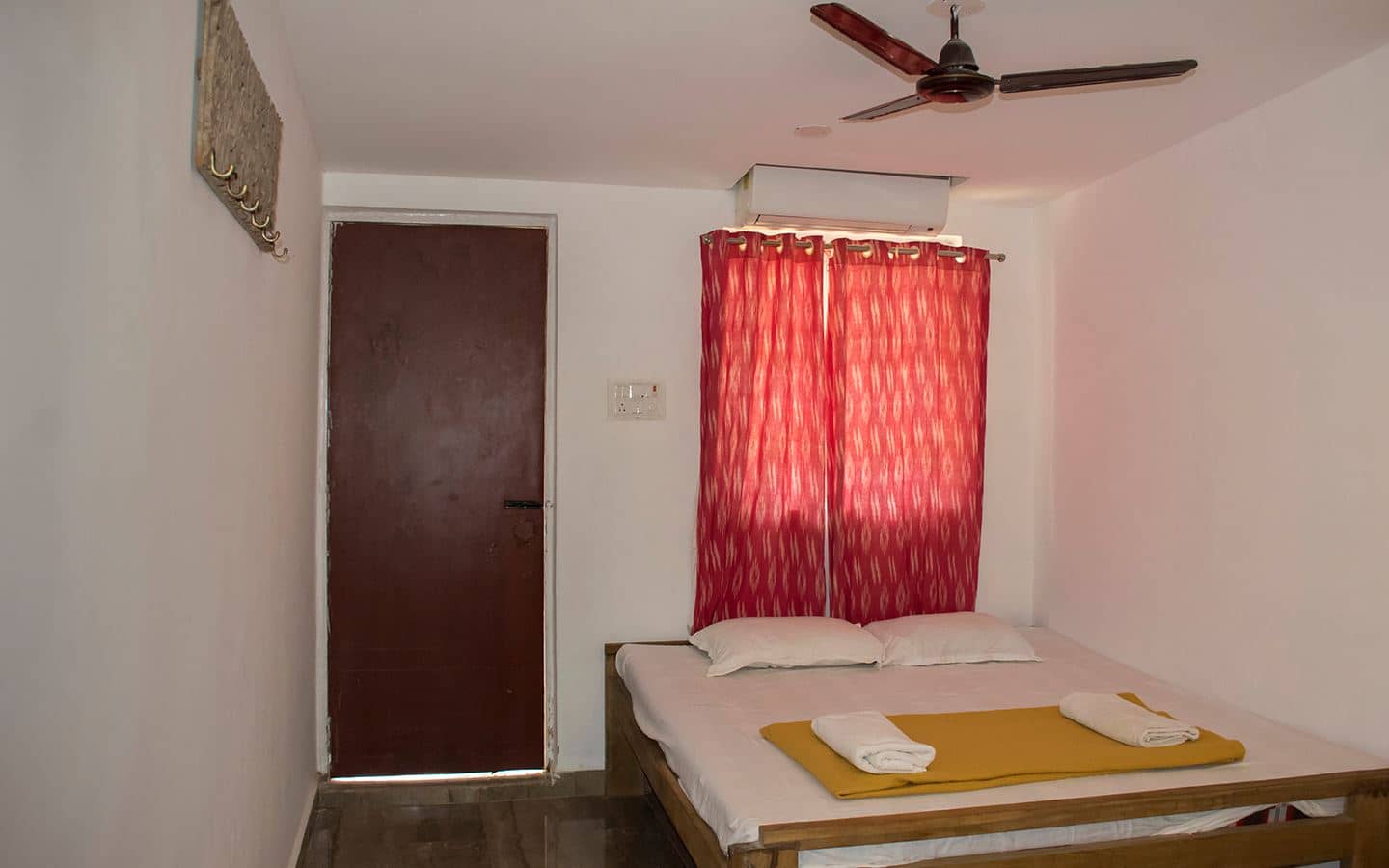 rooms-deluxe-room