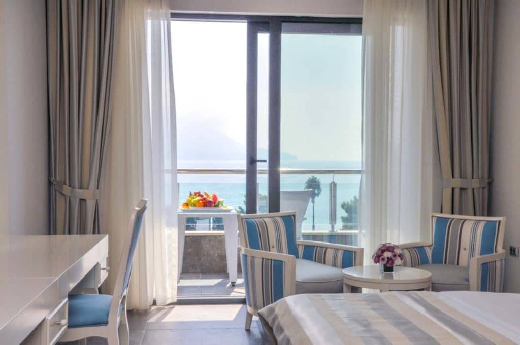 rooms-standard-double-room-sea-view-single-use