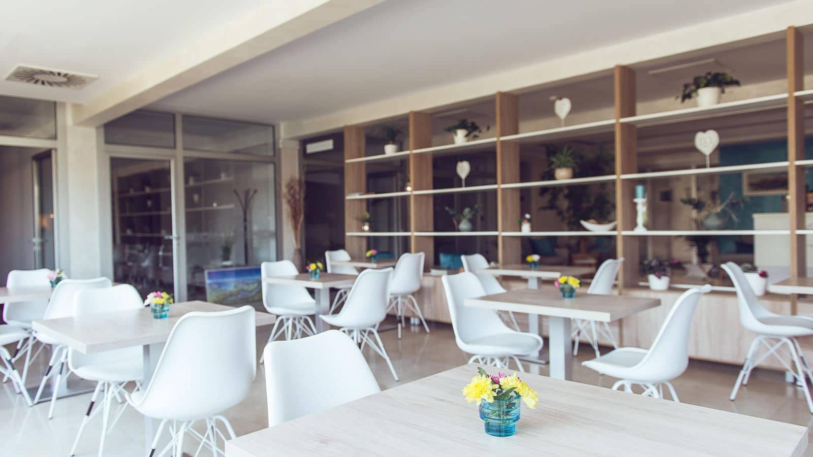 restaurants-restaurant
