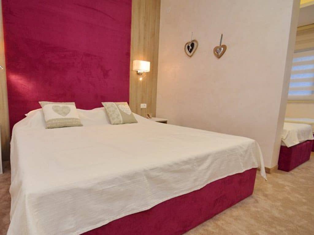 rooms-family-room
