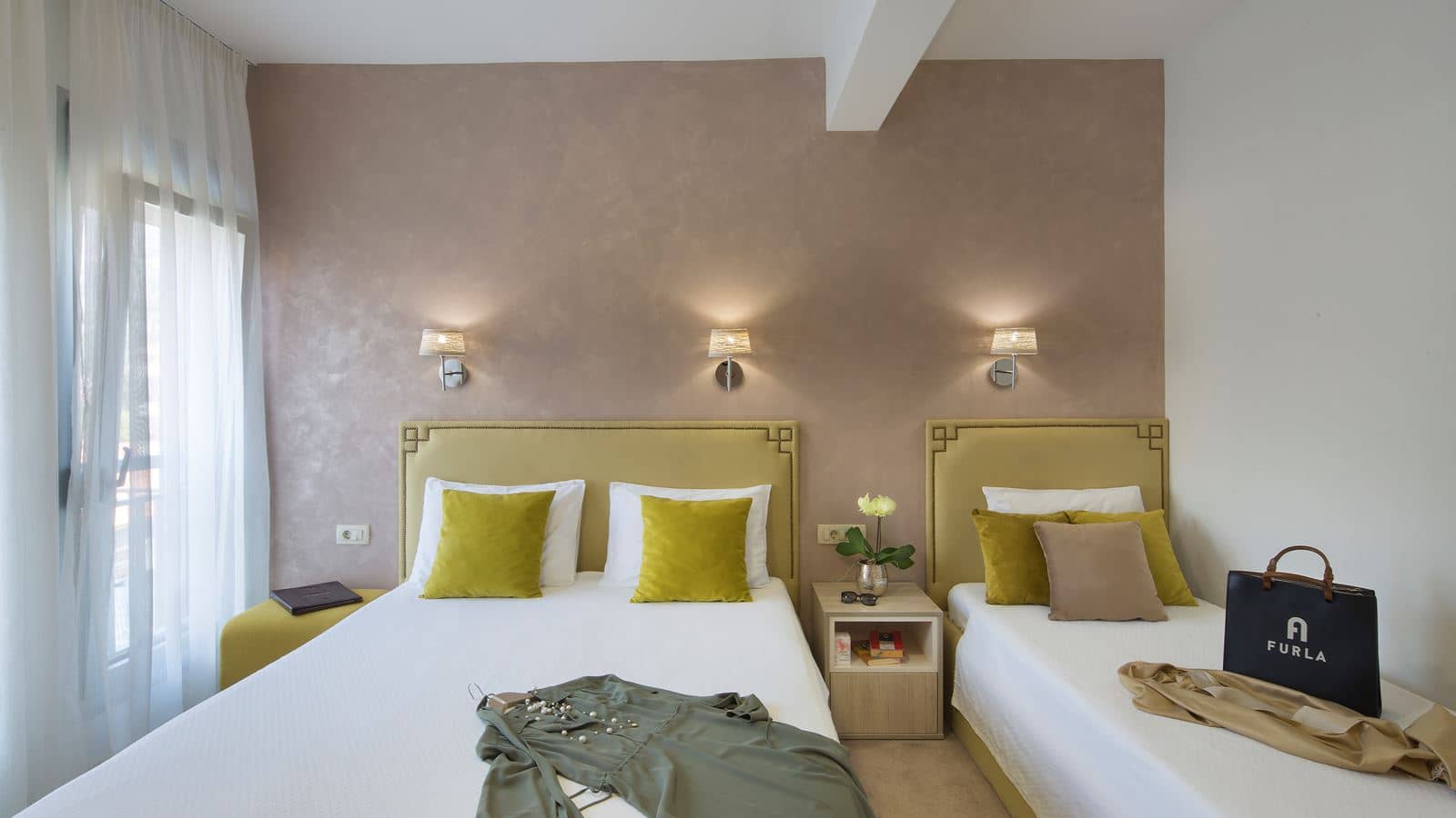 rooms-triple-room-with-balcony