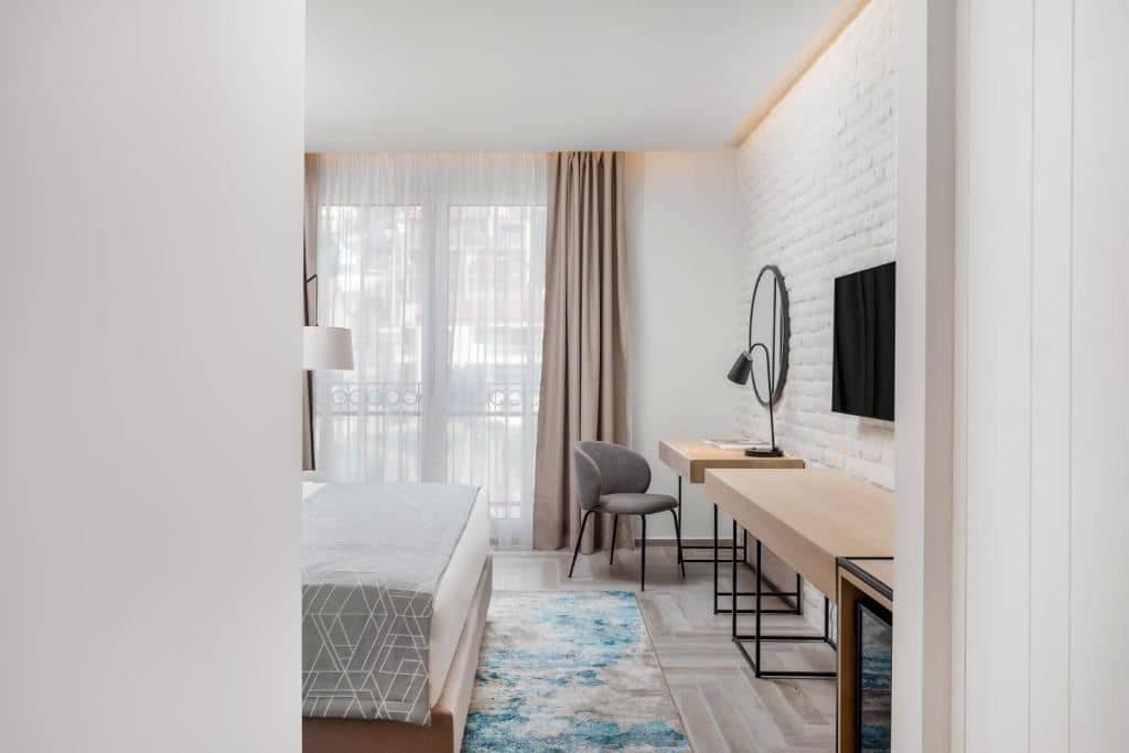 rooms-superior-room