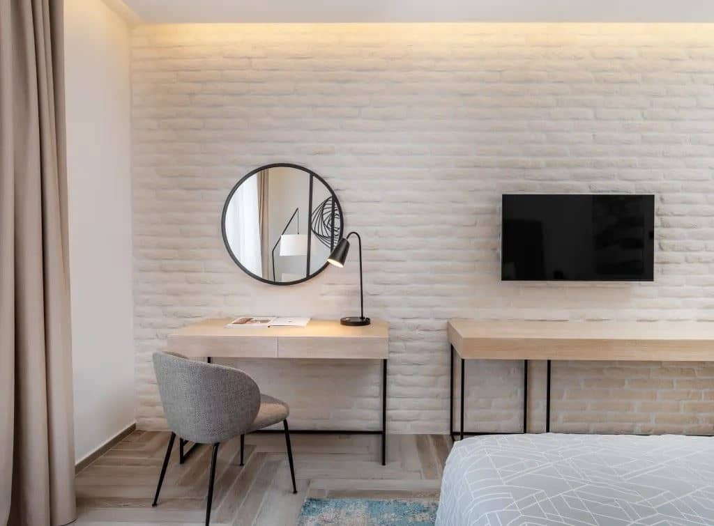 rooms-standard-room-contemporary-building