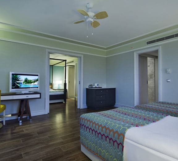 CORAL LARGE  FAMILY ROOM Toad