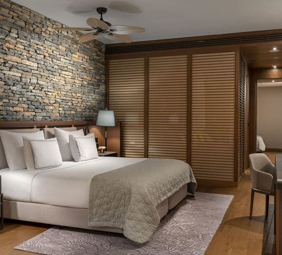 FAMILY ROOM PARTLY SEA VIEW Toad