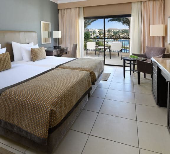 Superior Pool View Toad