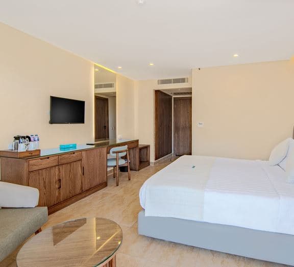 Standard Room Back / Pool / Partial Sea View Toad