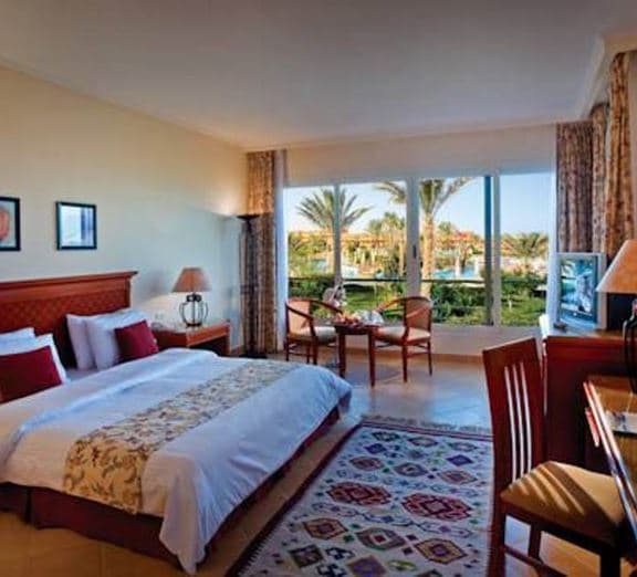SUPERIOR ROOM MAIN BUILDING POOL VIEW Toad
