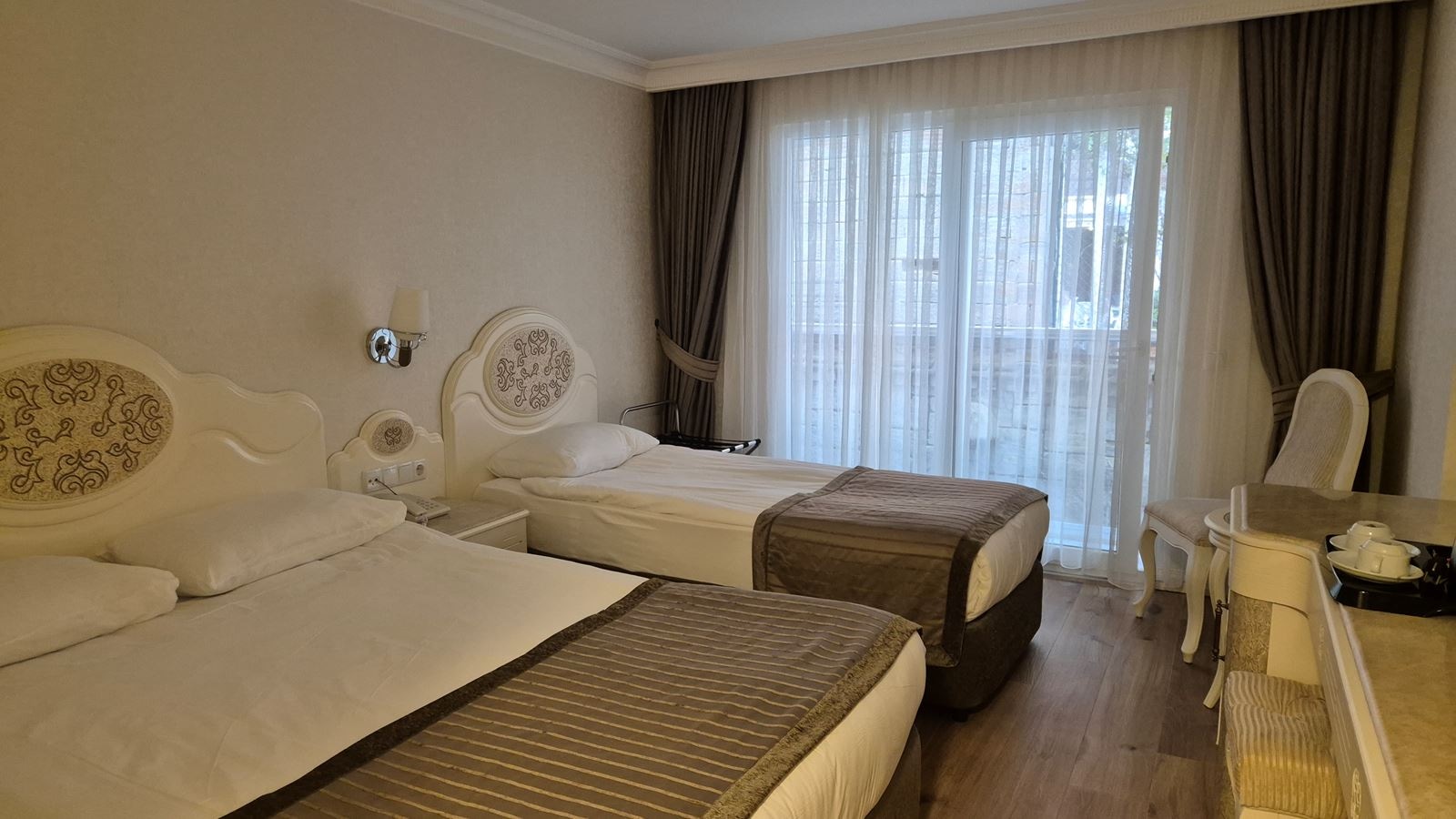 rooms-economy-room