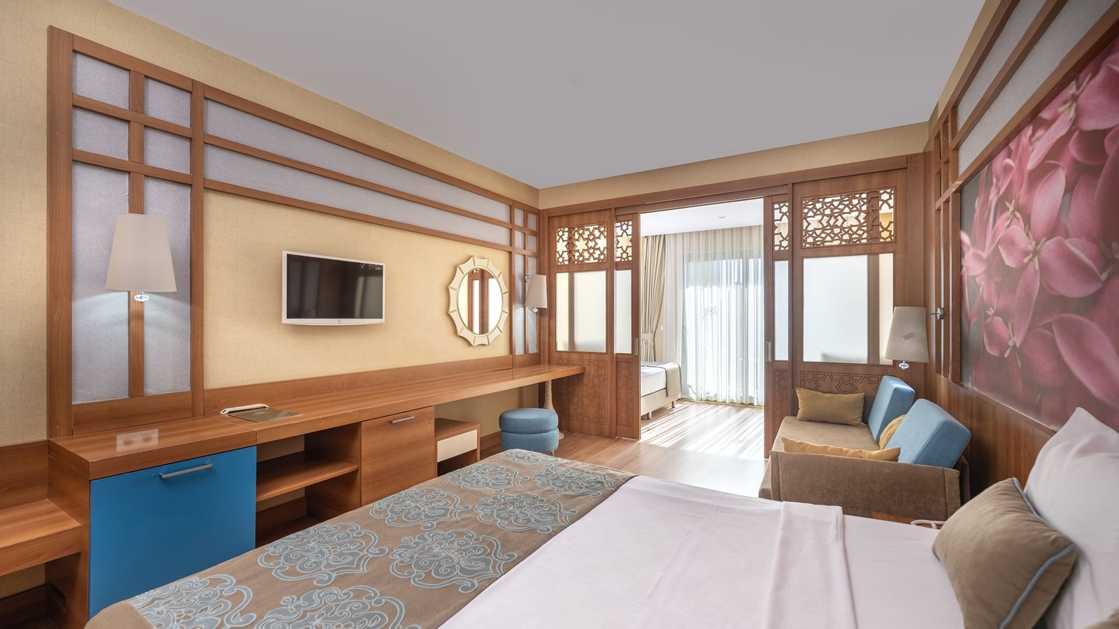 rooms-family-land-view