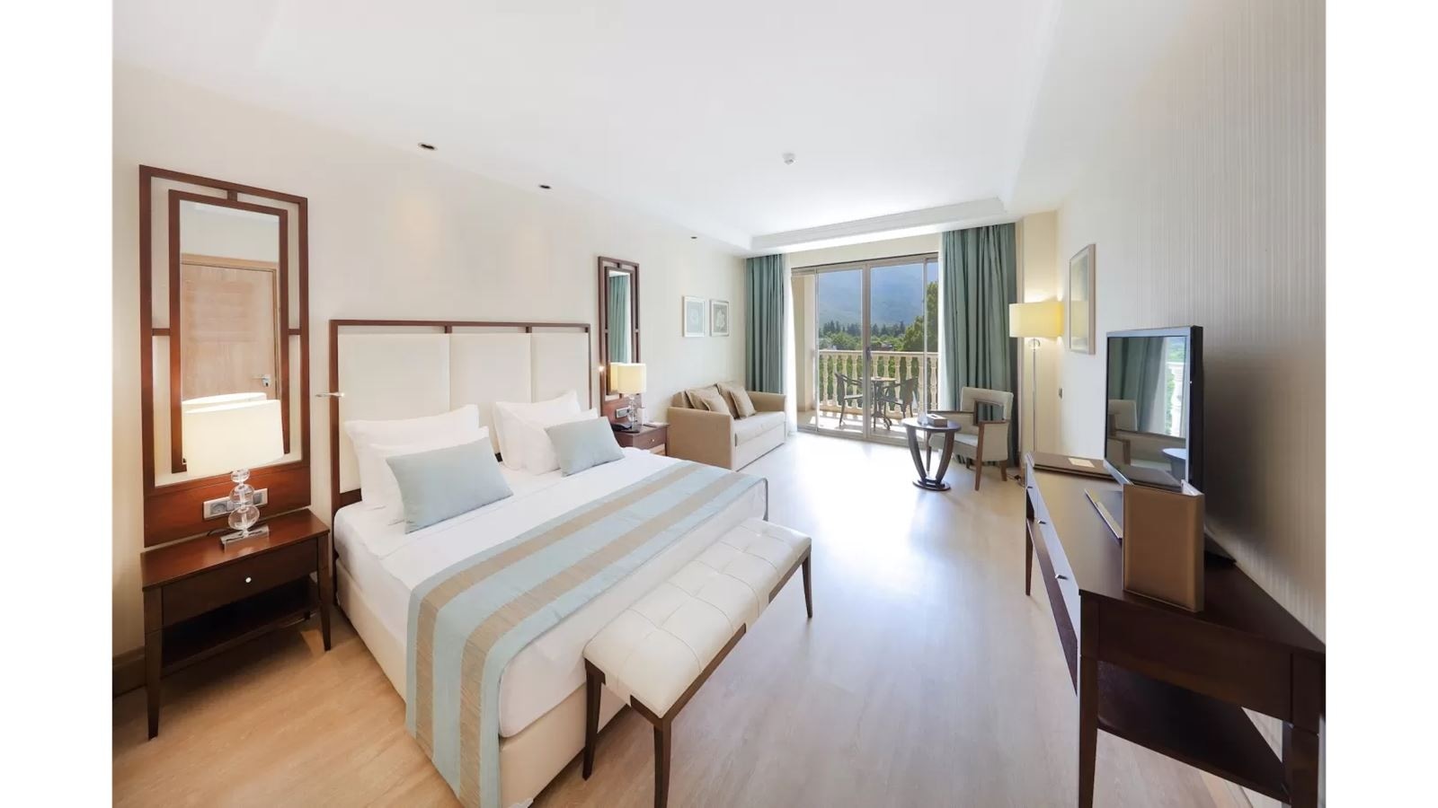 rooms-deluxe-large-land-view-single-use