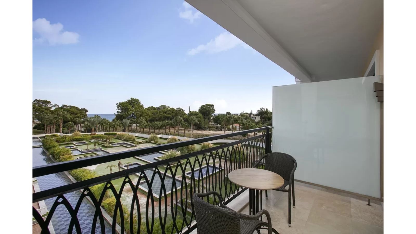 rooms-deluxe-large-side-sea-view-single-use