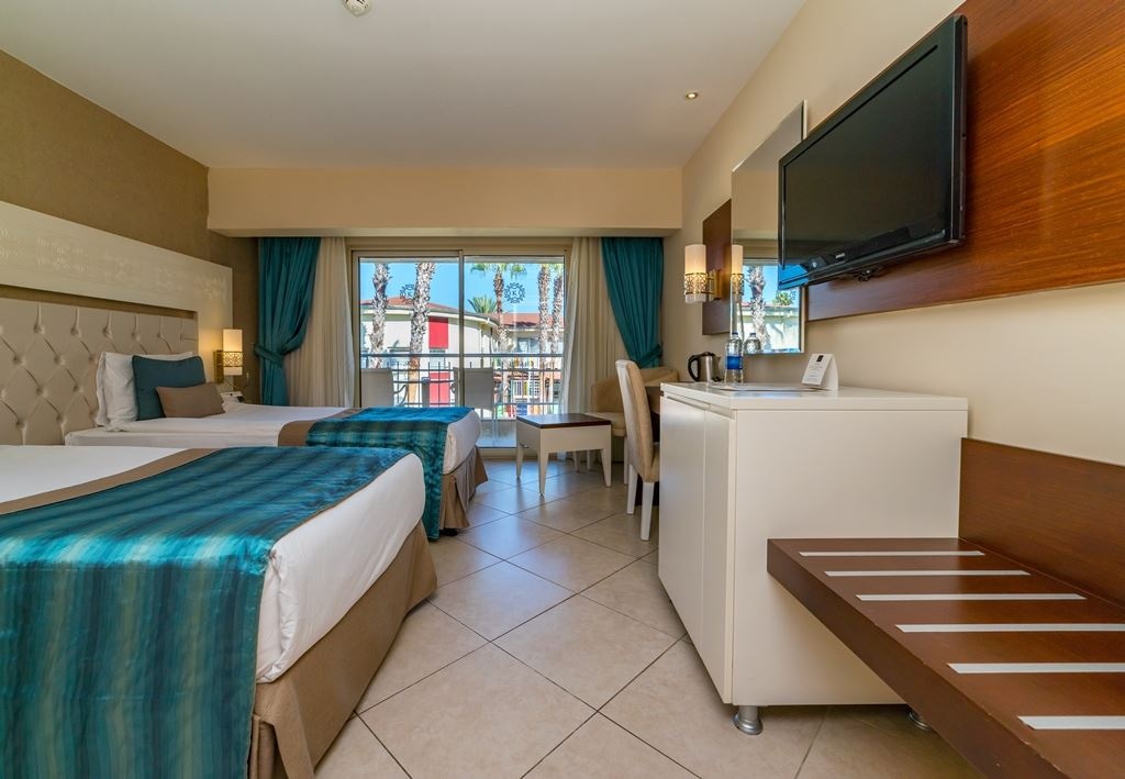 rooms-superior-room