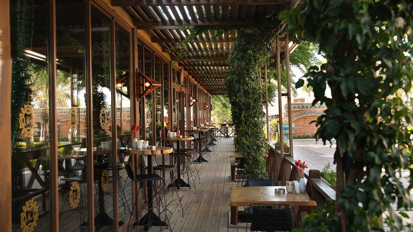 bars-cafe-house
