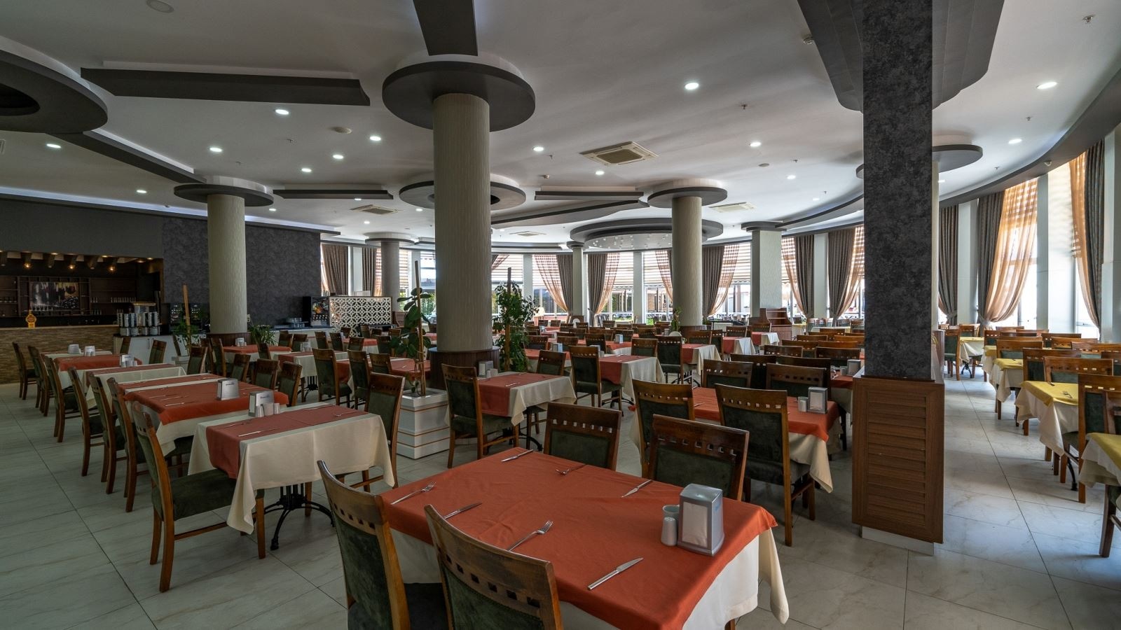 restaurants-main-restaurant