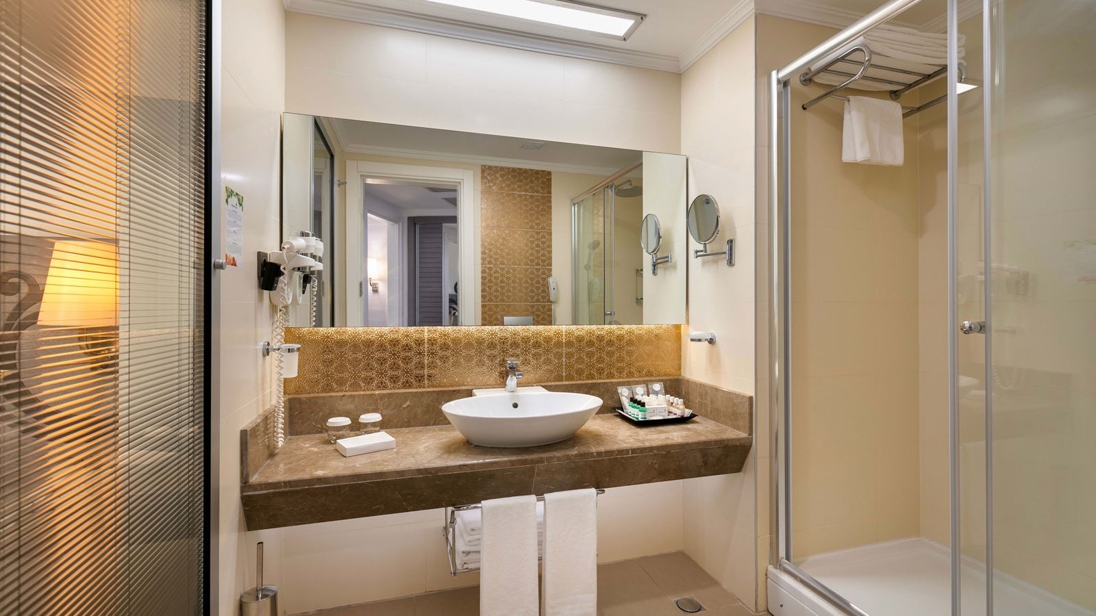rooms-standart-room-land-view