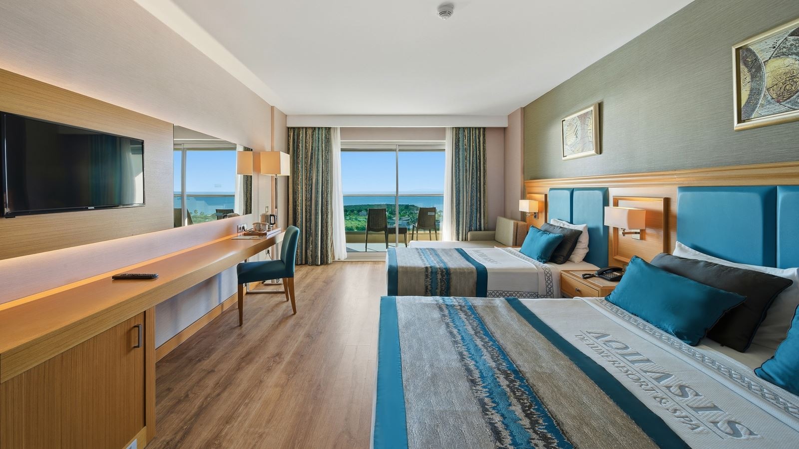 rooms-deluxe-room-sea-view