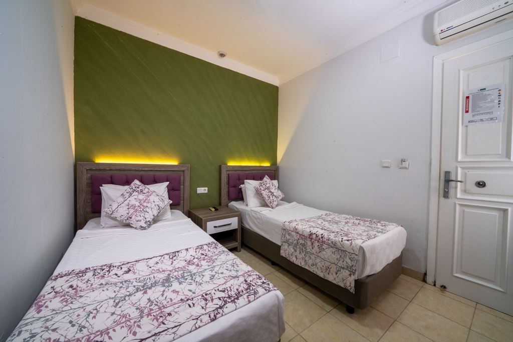 rooms-family-room