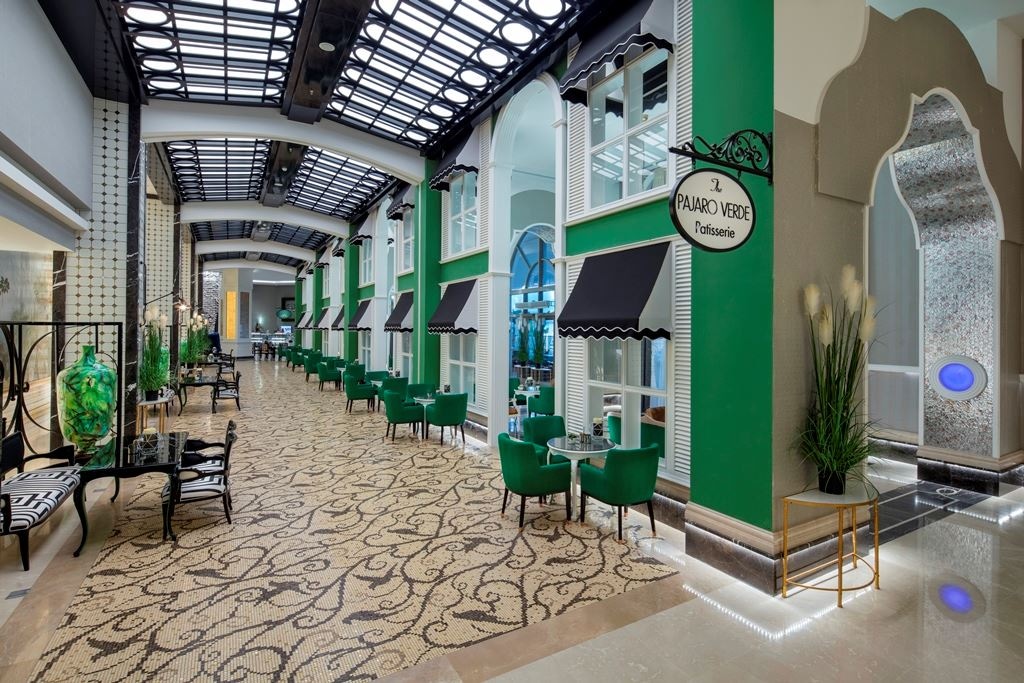 restaurants-the-pajaro-verde-patisserie