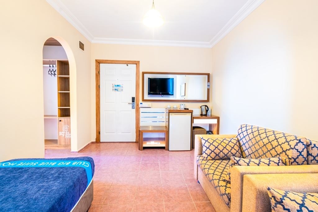 rooms-family-room