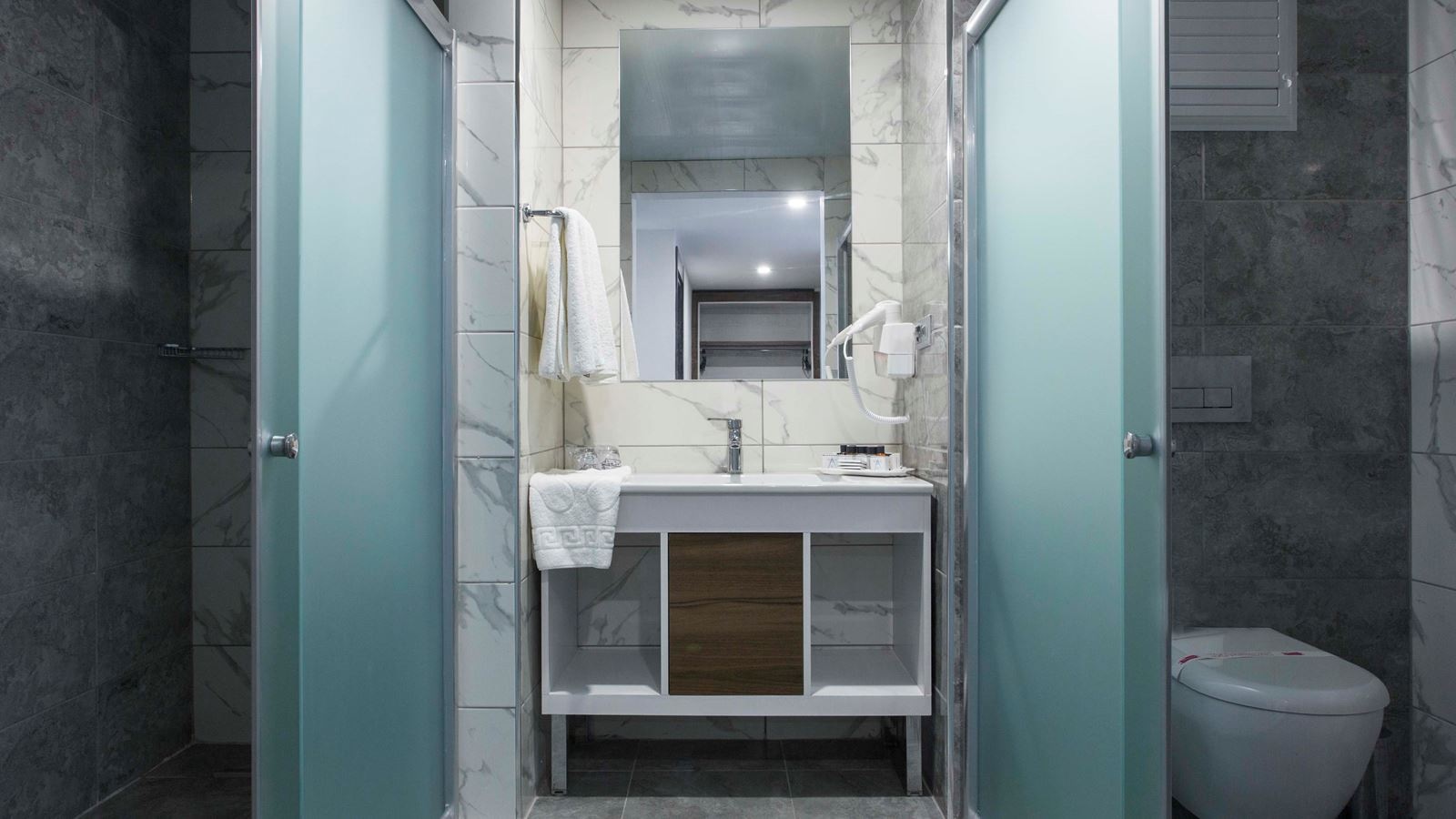 rooms-family-room-a