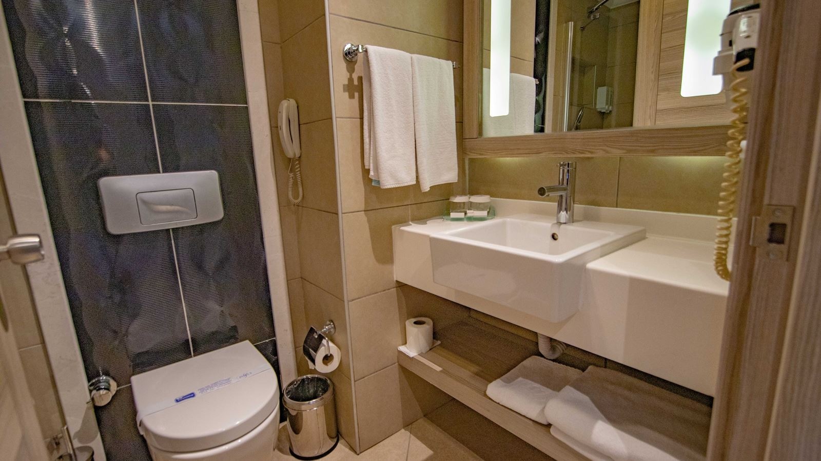 rooms-standard-room