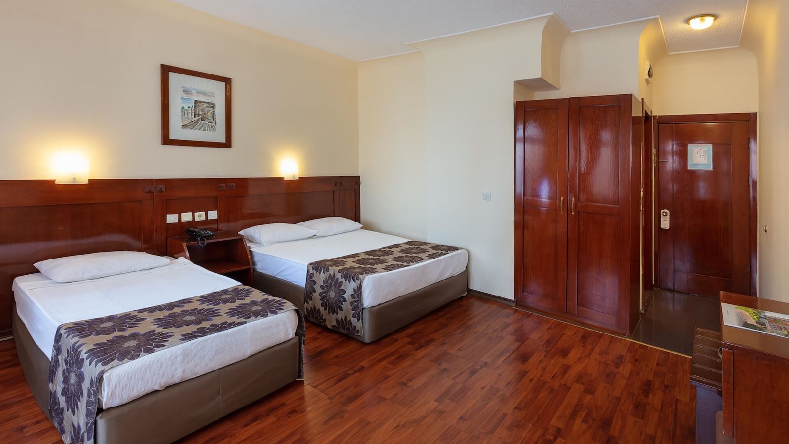 rooms-standard-room