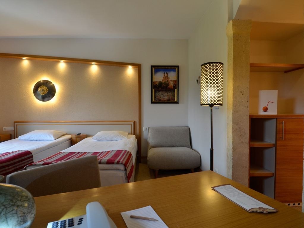 rooms-standard-room
