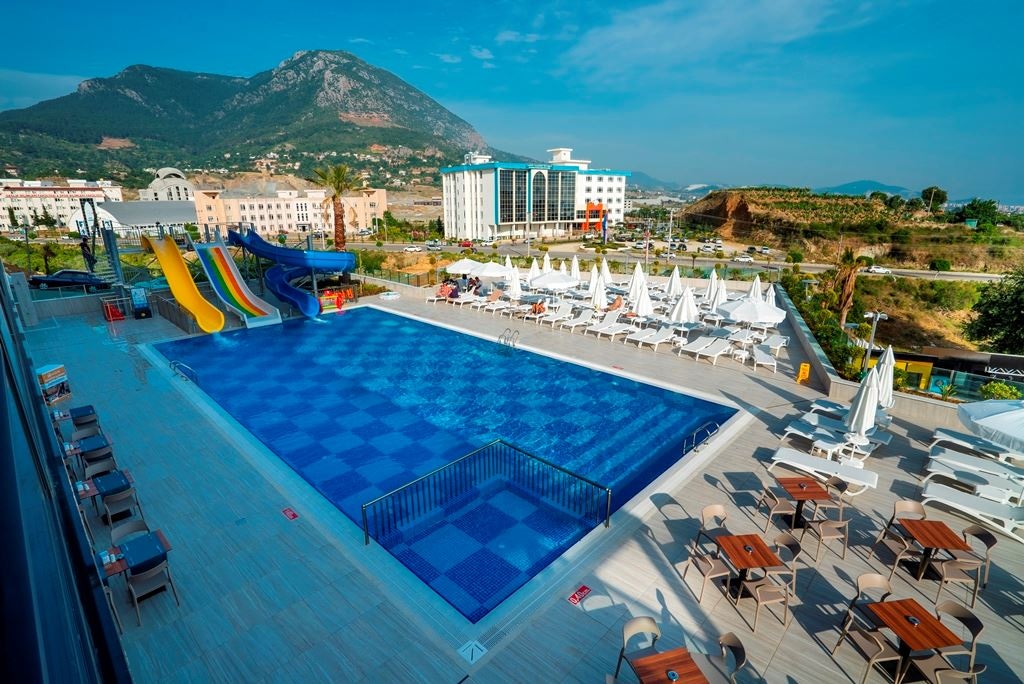 pools-outdoor-pool