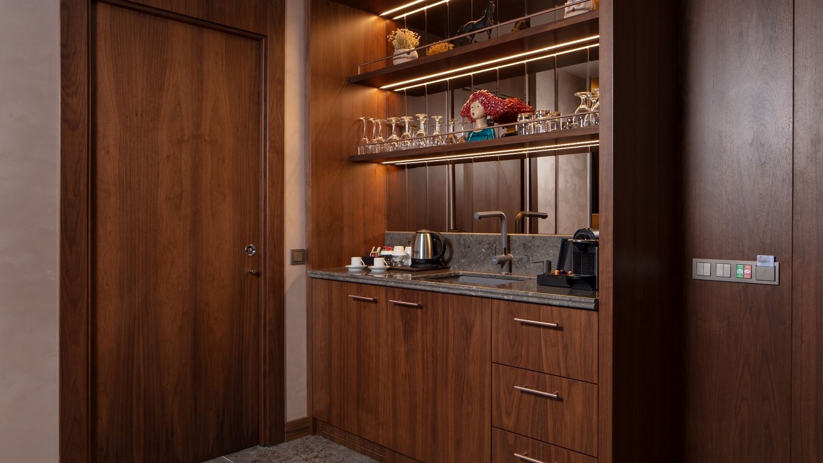 rooms-king-suite