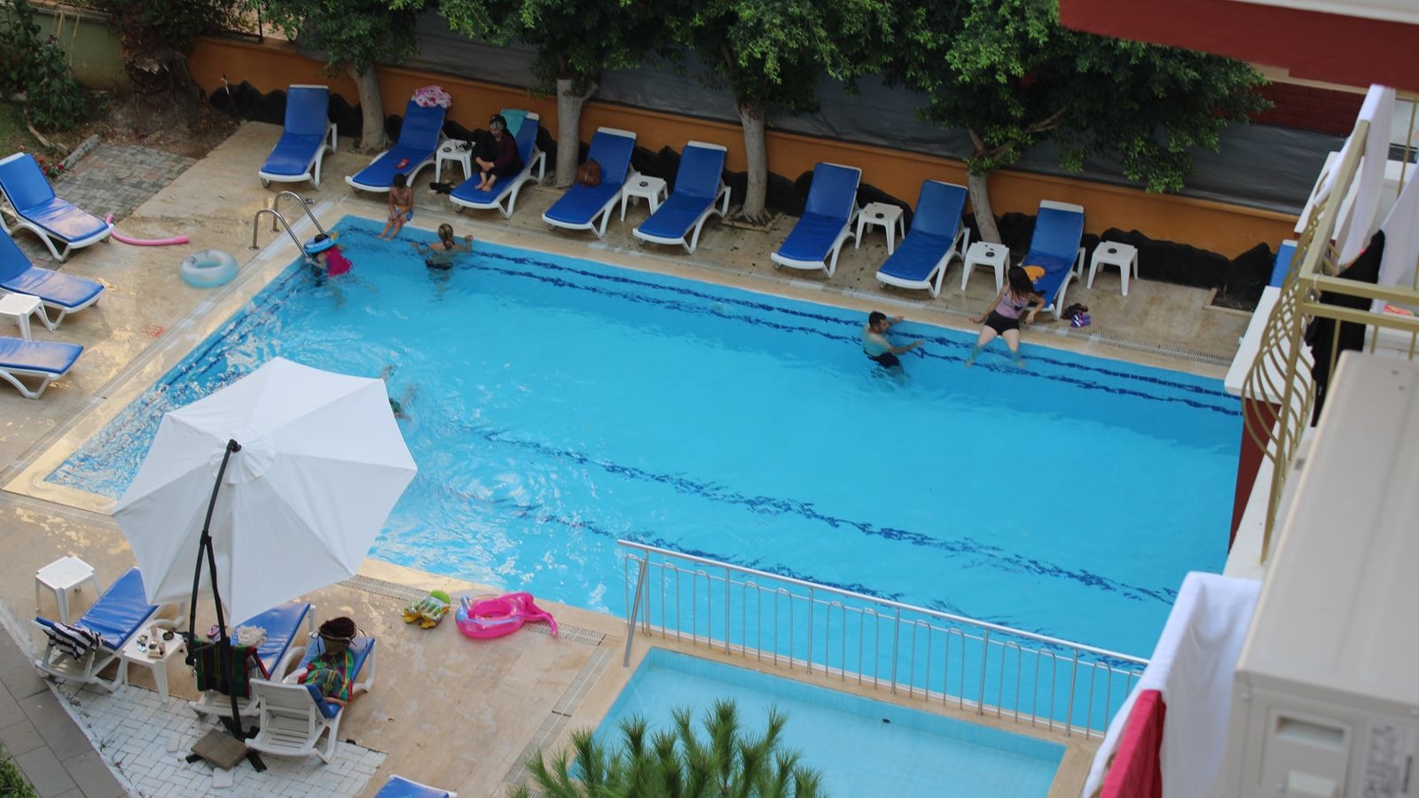 pools-outdoor-pool