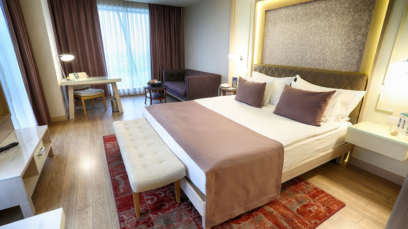 rooms-deluxe-room