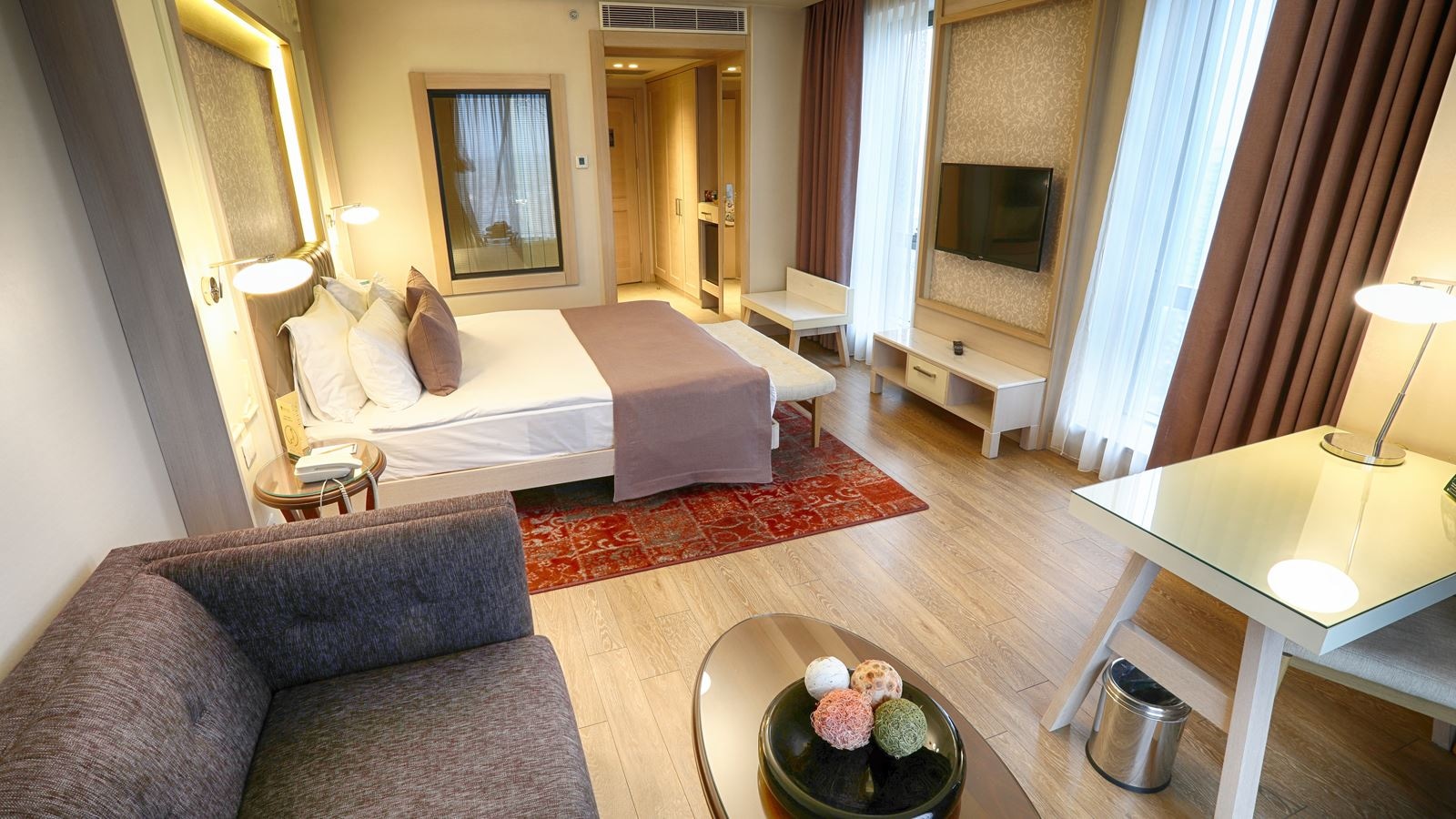 rooms-deluxe-room