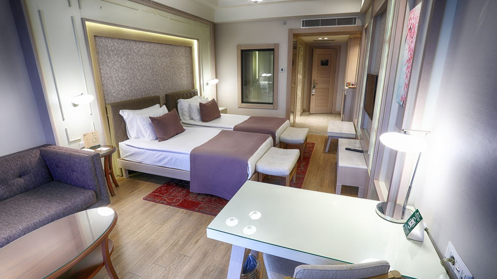 rooms-deluxe-room