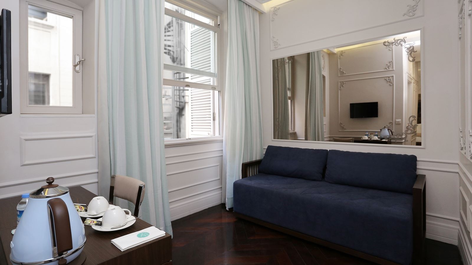 rooms-suite-with-terrace